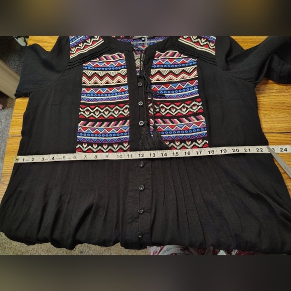 NWOT embroidery tassel tie blouse,Boho Chic, oversized M, Tunic, puff Sleeve. - Picture 11 of 14